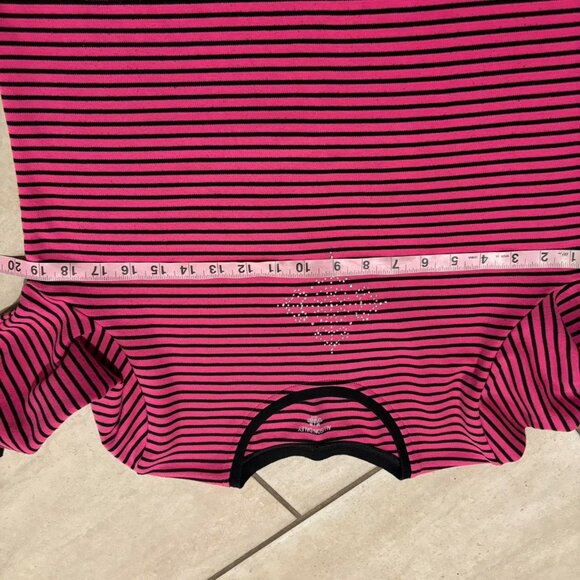 Vintage 2000s pink & black striped quarter sleeve top w a bedazzled detail. - Picture 5 of 5